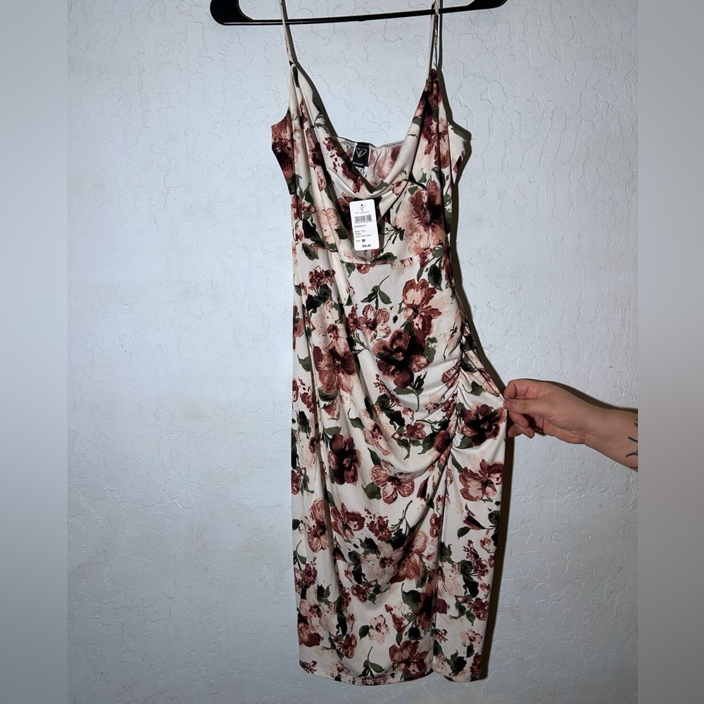Windsor White Floral Scrunch Midi Dress